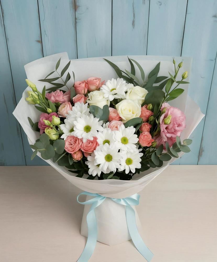 Букет цветов из: Розы, Лизиантусы и Хризантемы в Новокорсунской