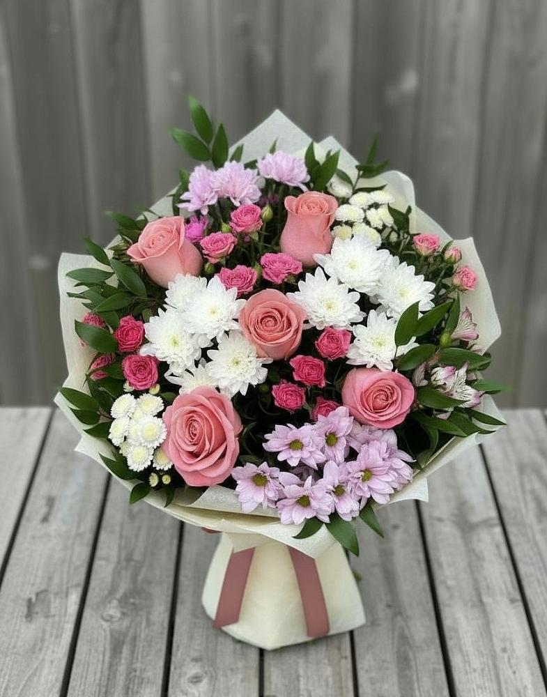 Букет цветов из: Альстромерии, Гвоздики, Розы и Хризантемы в Новокорсунской
