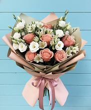 Букет цветов из:  Розы, Альстромерии и Лизиантусы в Новокорсунской
