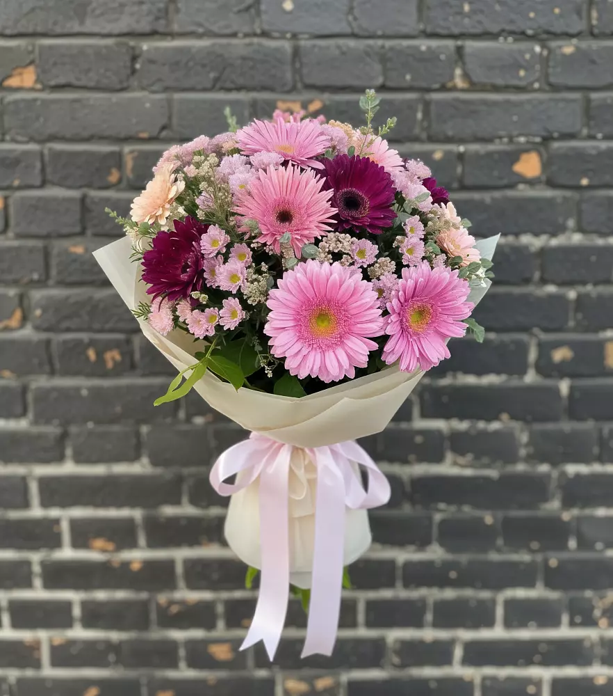 Букет цветов из: Герберы и Хризантемы в Новокорсунской