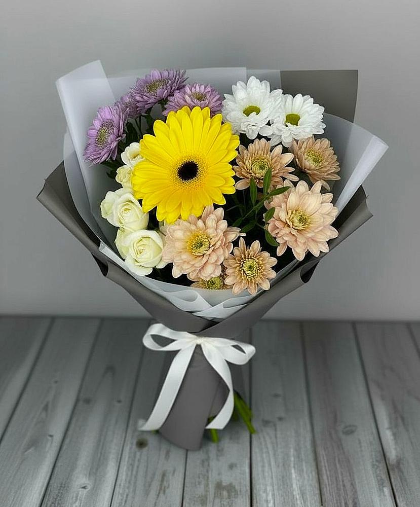 Букет цветов из: Розы, Герберы и Хризантемы в Новокорсунской