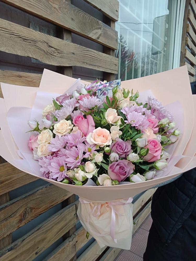 Букет цветов из: Розы и Хризантемы в Новокорсунской