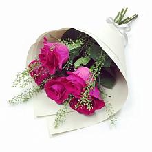 Букет цветов из:  Розы в Новокорсунской