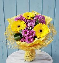 Букет цветов из:  Хризантемы и Герберы в Новокорсунской