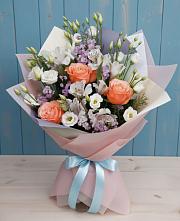 Букет цветов из:  Лизиантусы, Розы, Альстромерии и Гипсофила в Новокорсунской