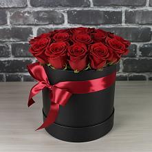 Цветочная композиция из Розы в шляпной коробке в Новокорсунской