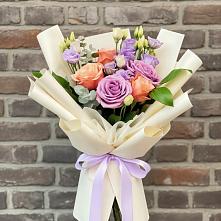 Букет цветов из:  Лизиантусы и Розы #REPLACE_PRED# Новокорсунской